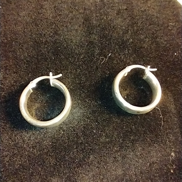 Hoop earrings - Picture 8 of 8